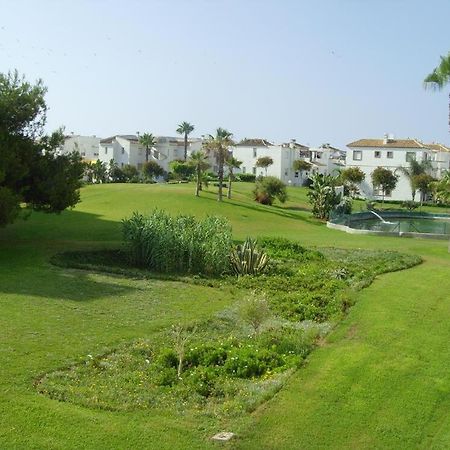 Apto. Urbanización Laguna Beach, 1ª línea de playa Torrox Exterior foto