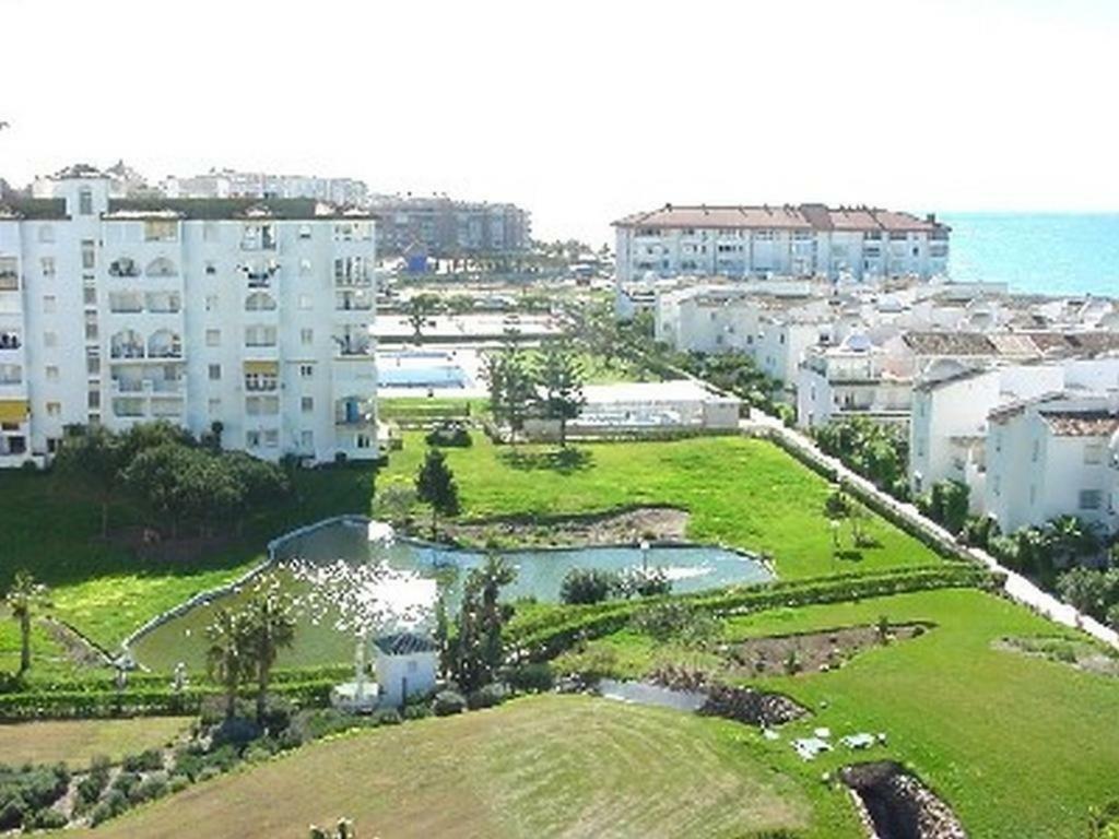 Apto. Urbanización Laguna Beach, 1ª línea de playa Torrox Exterior foto